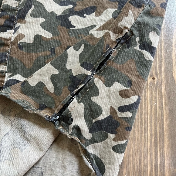 Carbon Camo Snap Up‎ Jacket - Picture 7 of 8